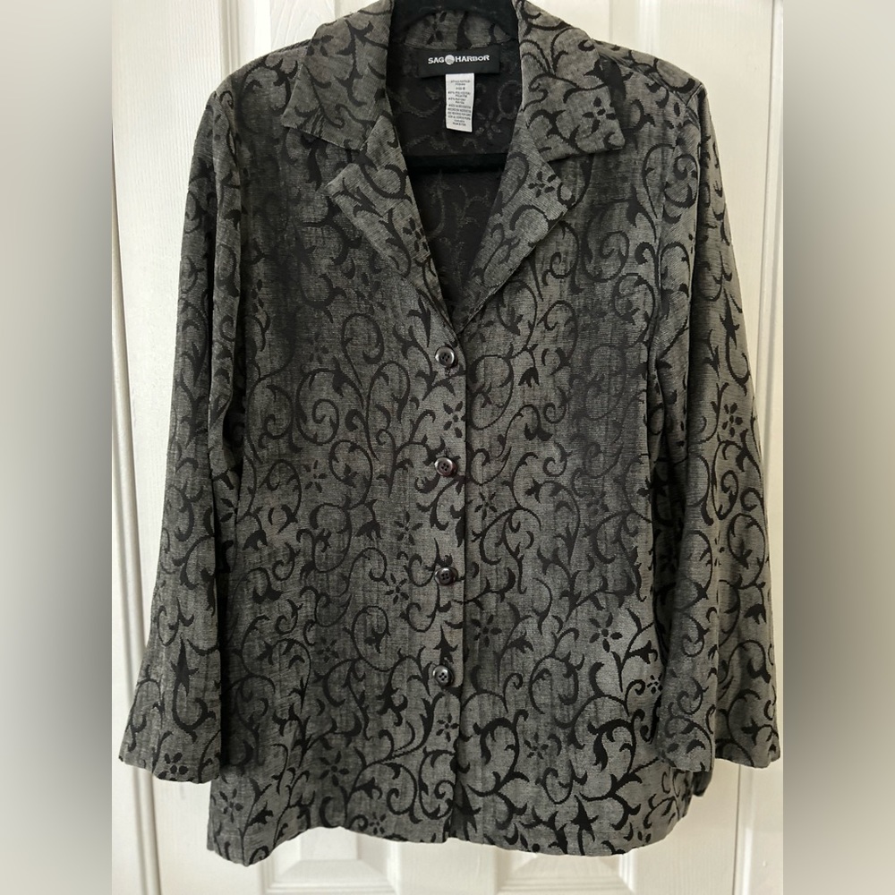 Sag Harbor Grey Victorian Brocade
Tapestry Blazer Women’s Size 8 Side Split Soft